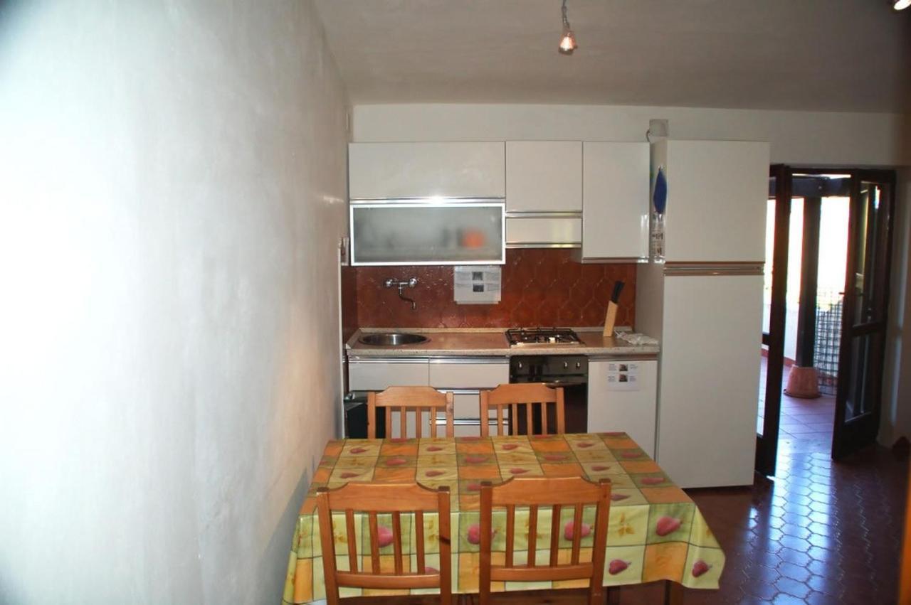 Nice Apartments In Waterfront Villa In Bosa Porto Alabe Tresnuraghes ภายนอก รูปภาพ